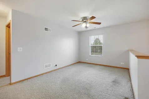 2614 Loren Lane Algonquin IL 60102