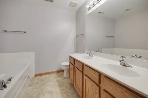 2614 Loren Lane Algonquin IL 60102