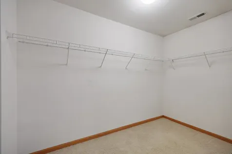 2614 Loren Lane Algonquin IL 60102