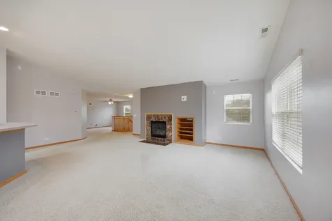 2614 Loren Lane Algonquin IL 60102