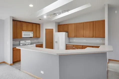2614 Loren Lane Algonquin IL 60102
