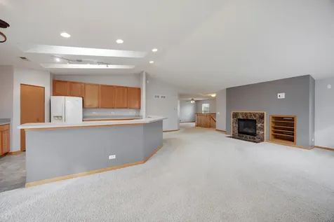2614 Loren Lane Algonquin IL 60102