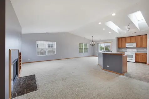 2614 Loren Lane Algonquin IL 60102