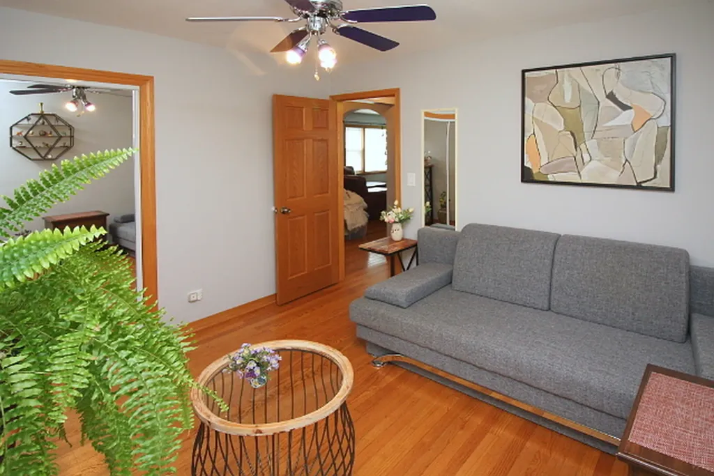 5824 West Higgins Avenue Chicago IL 60630