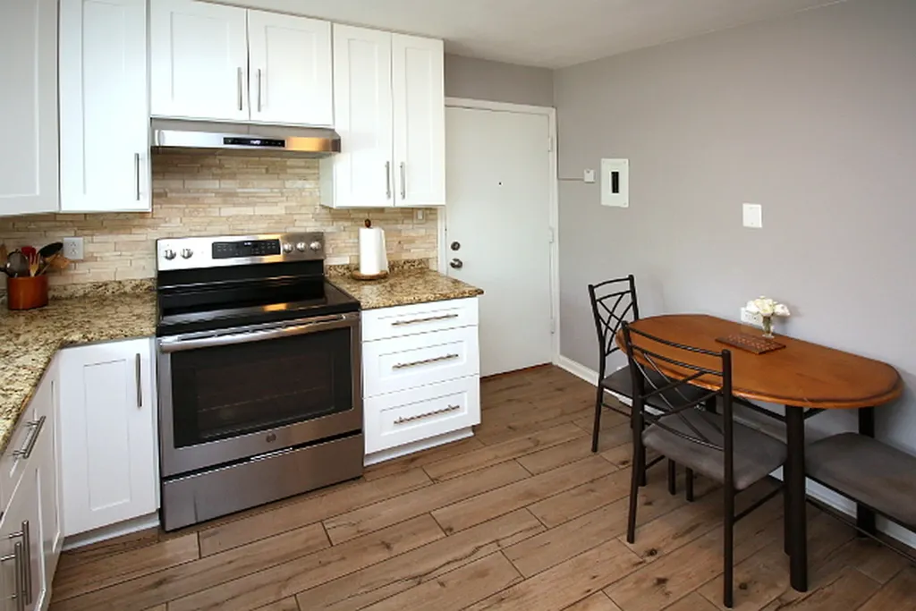 5824 West Higgins Avenue Chicago IL 60630