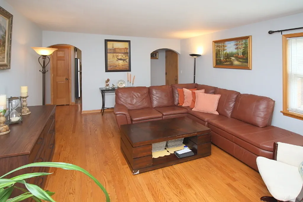 5824 West Higgins Avenue Chicago IL 60630