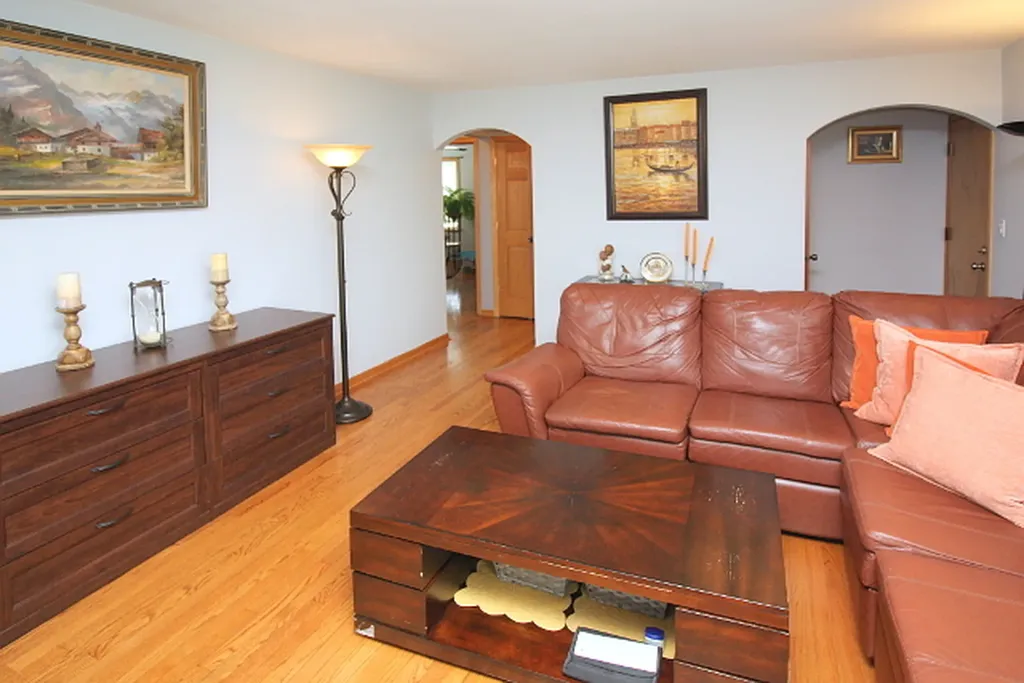 5824 West Higgins Avenue Chicago IL 60630
