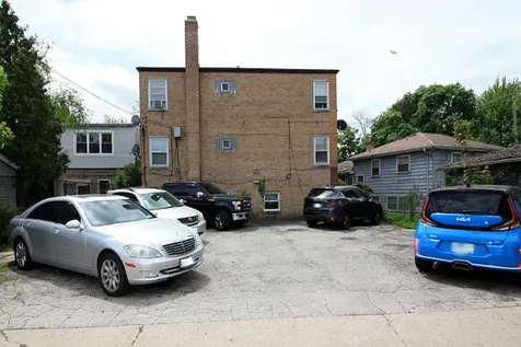 5824 West Higgins Avenue Chicago IL 60630