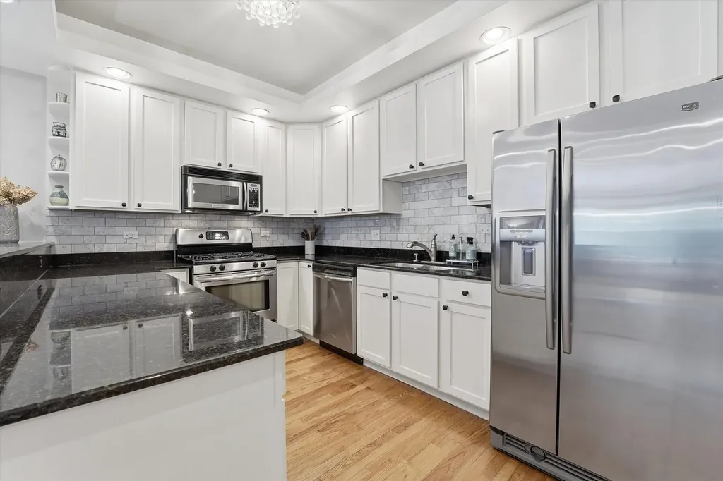 4121 North Sheridan Road Chicago IL 60613