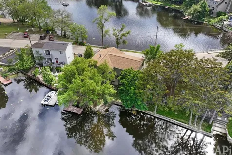 212 Island Drive Island Lake IL 60042