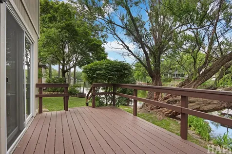212 Island Drive Island Lake IL 60042