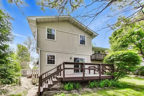 212 Island Drive Island Lake IL 60042