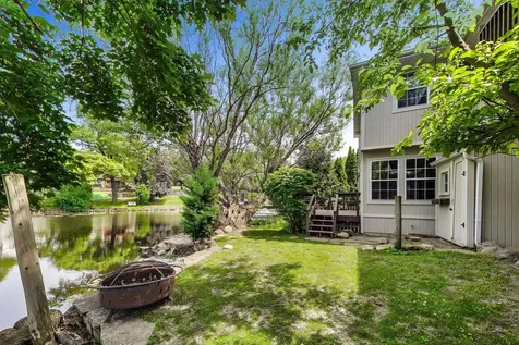 212 Island Drive Island Lake IL 60042