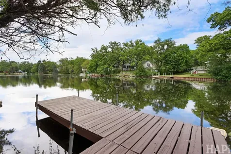 212 Island Drive Island Lake IL 60042