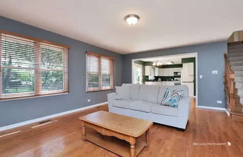 4002 Acacia Drive Crystal Lake IL 60012