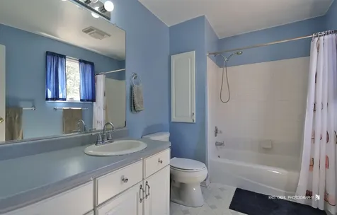 4002 Acacia Drive Crystal Lake IL 60012