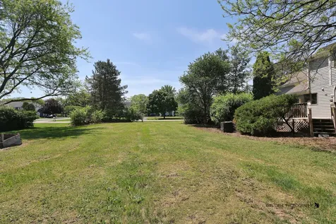 4002 Acacia Drive Crystal Lake IL 60012