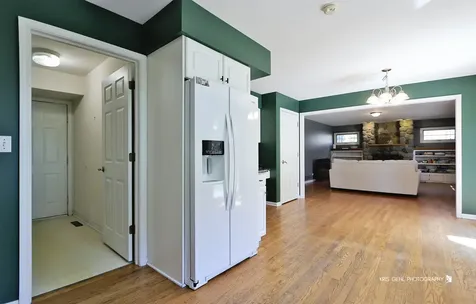 4002 Acacia Drive Crystal Lake IL 60012