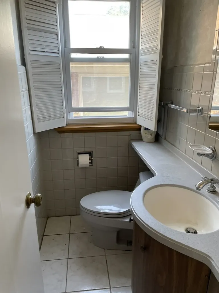 6505 North Minnehaha Avenue Chicago IL 60646