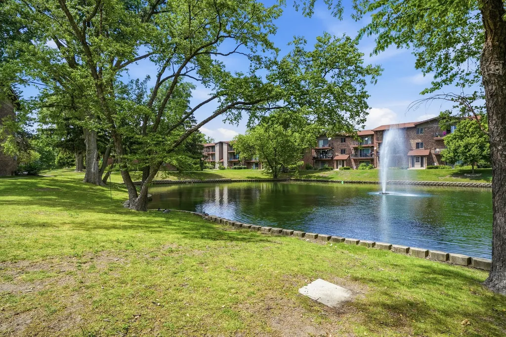 2512 Waterbury Drive Woodridge IL 60517