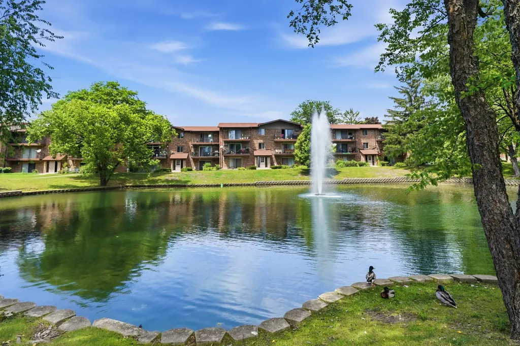 2512 Waterbury Drive Woodridge IL 60517