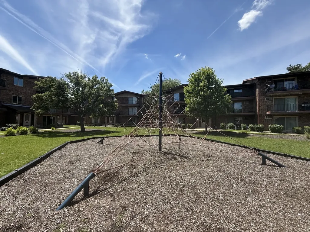 2512 Waterbury Drive Woodridge IL 60517