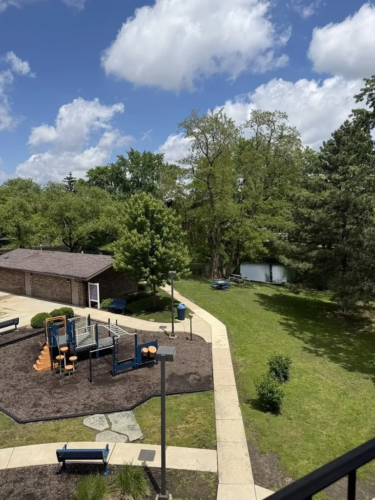 2512 Waterbury Drive Woodridge IL 60517