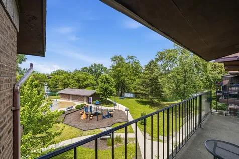 2512 Waterbury Drive Woodridge IL 60517