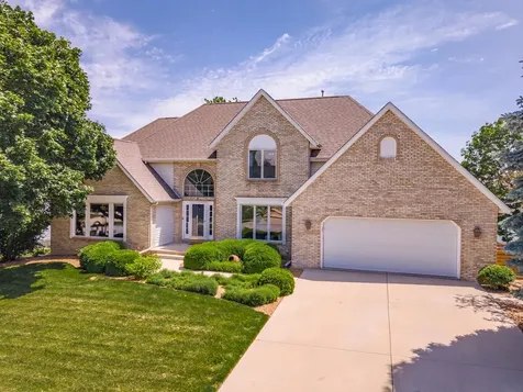 9 Red Stone Court Bloomington IL 61704