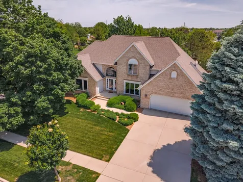 9 Red Stone Court Bloomington IL 61704