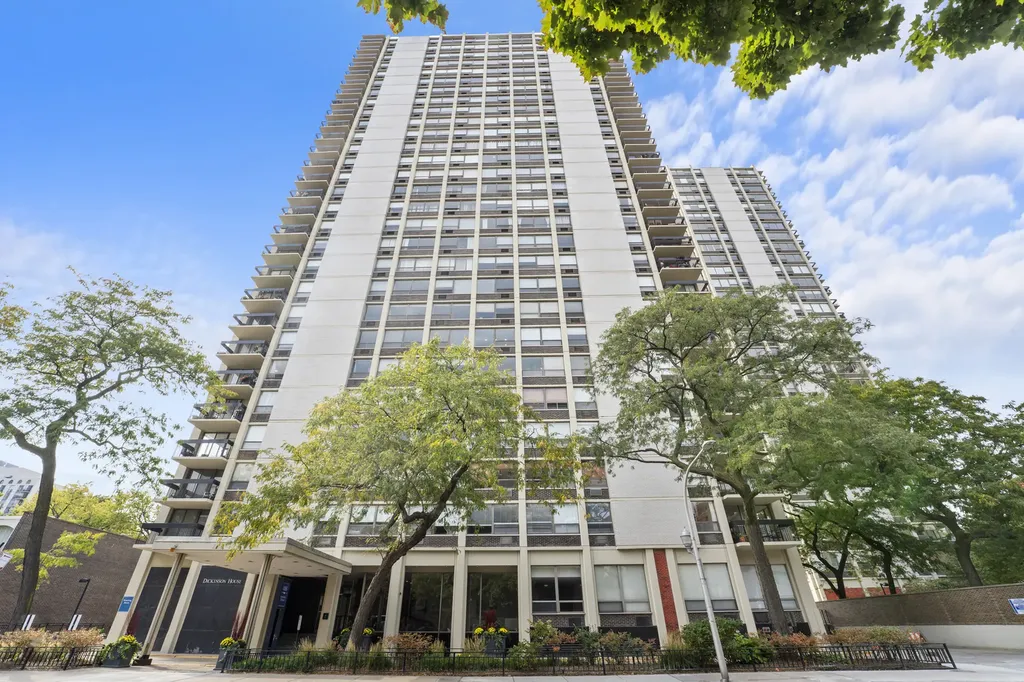 1355 North Sandburg Terrace Chicago IL 60610