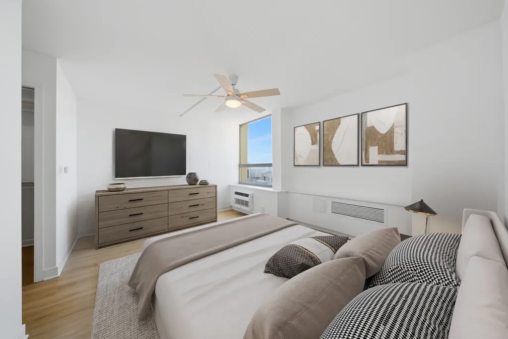 1355 North Sandburg Terrace Chicago IL 60610