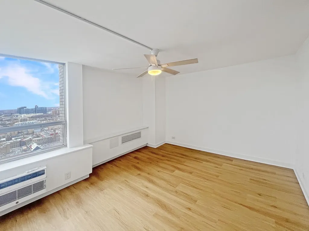 1355 North Sandburg Terrace Chicago IL 60610