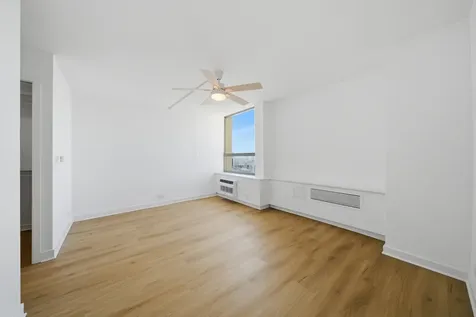 1355 North Sandburg Terrace Chicago IL 60610