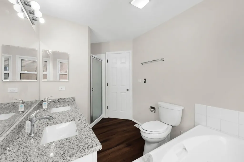 83 Plymouth Court Aurora IL 60504