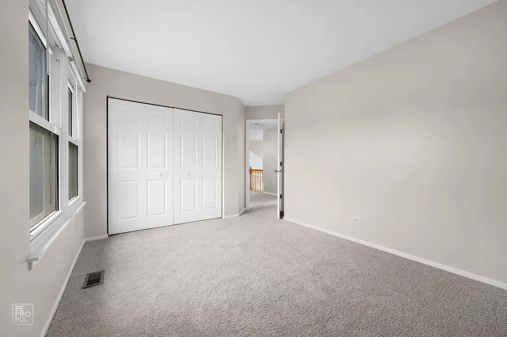83 Plymouth Court Aurora IL 60504