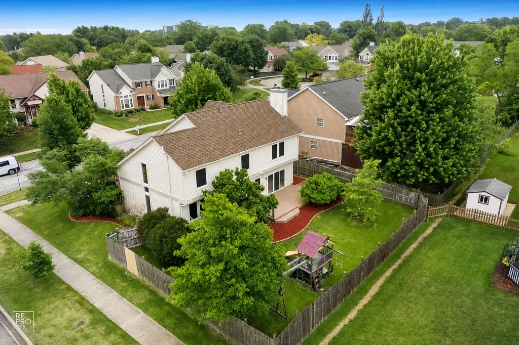 83 Plymouth Court Aurora IL 60504