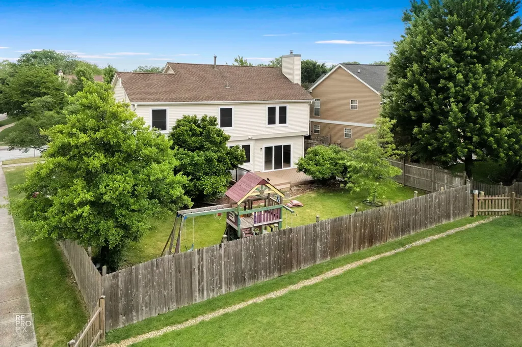 83 Plymouth Court Aurora IL 60504