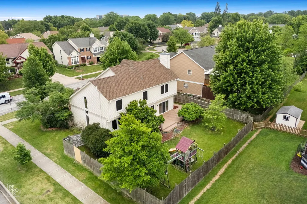 83 Plymouth Court Aurora IL 60504