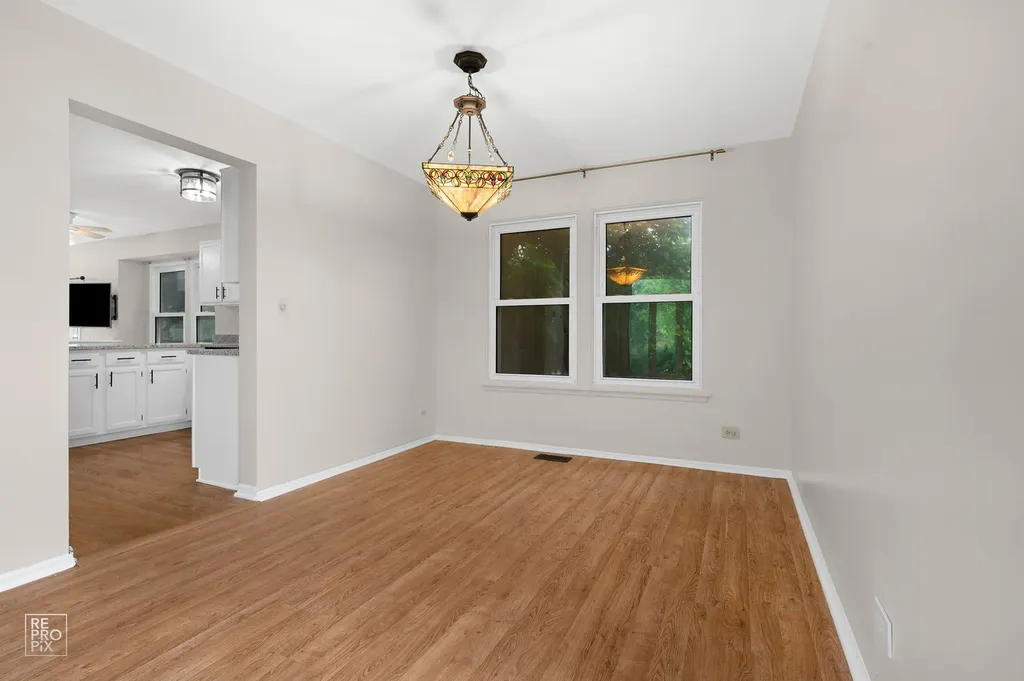 83 Plymouth Court Aurora IL 60504