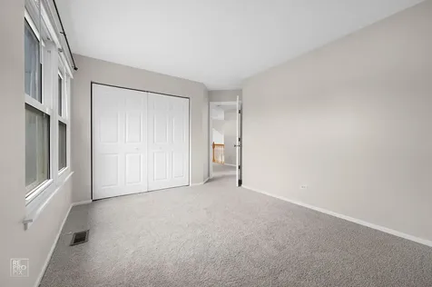 83 Plymouth Court Aurora IL 60504