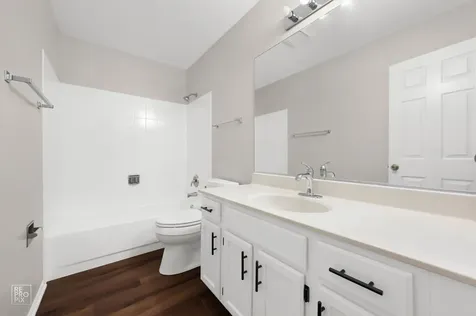 83 Plymouth Court Aurora IL 60504