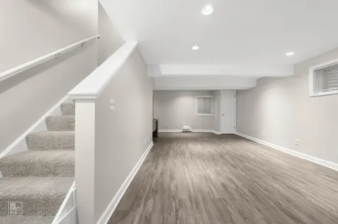 83 Plymouth Court Aurora IL 60504