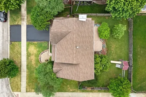 83 Plymouth Court Aurora IL 60504