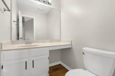 83 Plymouth Court Aurora IL 60504