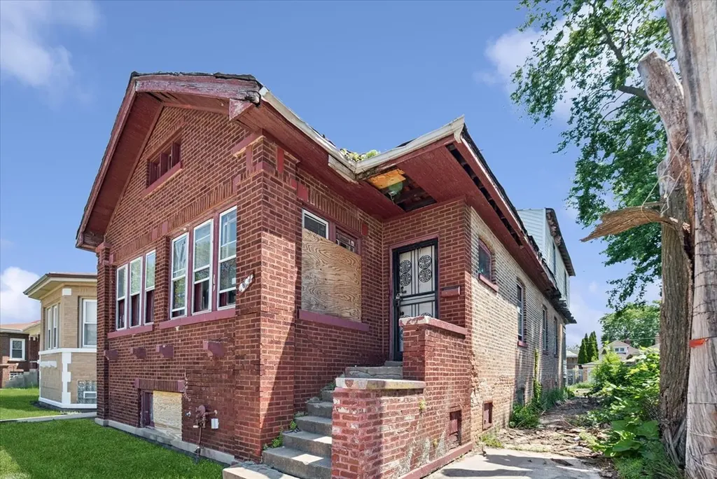 8627 South Throop Street Chicago IL 60620