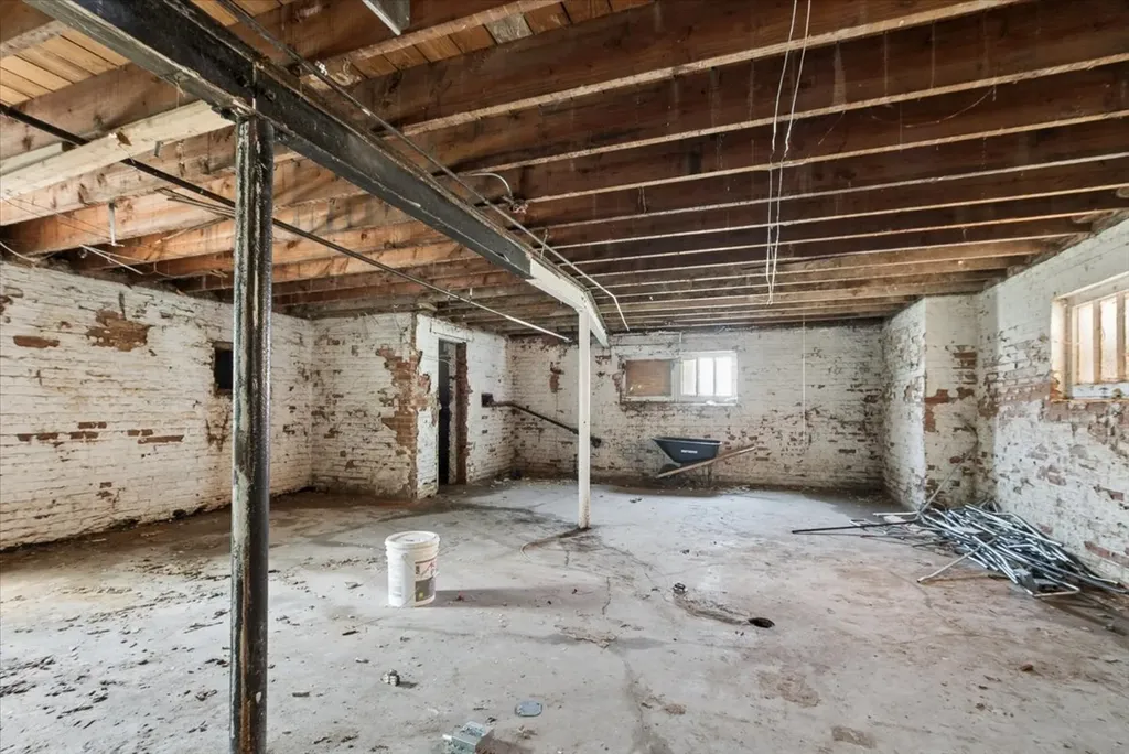 8627 South Throop Street Chicago IL 60620