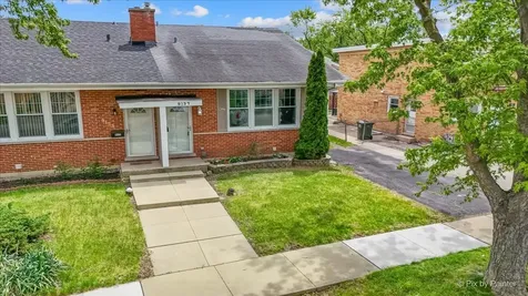 9137 Barberry Lane Des Plaines IL 60016