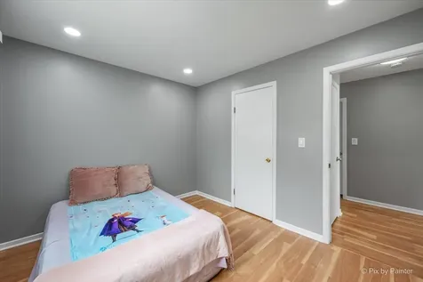 9137 Barberry Lane Des Plaines IL 60016