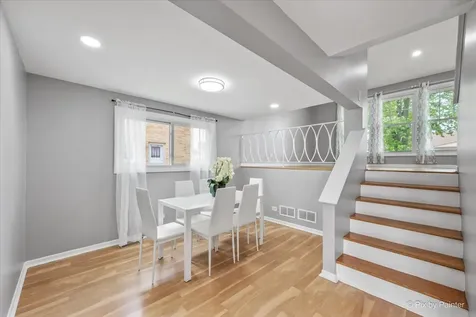 9137 Barberry Lane Des Plaines IL 60016